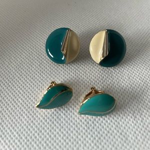 2 pairs- Round button teal & white color back post, teal color leaf shape clip